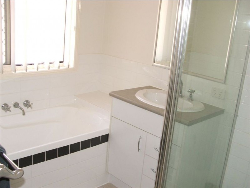 12 James Street, Crestmead QLD 4132