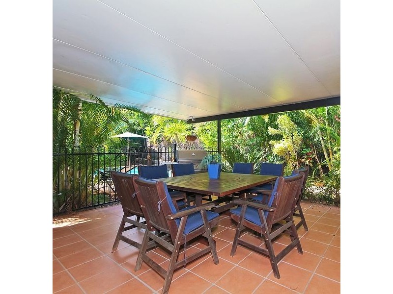 12 Hillview Drive, Hillcrest QLD 4118