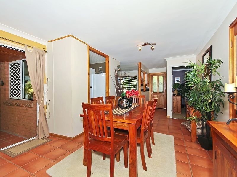 12 Hillview Drive, Hillcrest QLD 4118