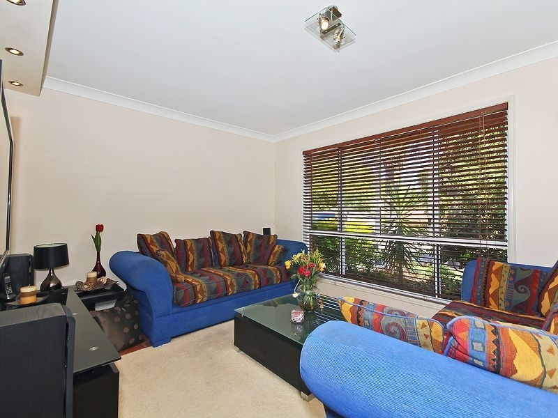 12 Hillview Drive, Hillcrest QLD 4118