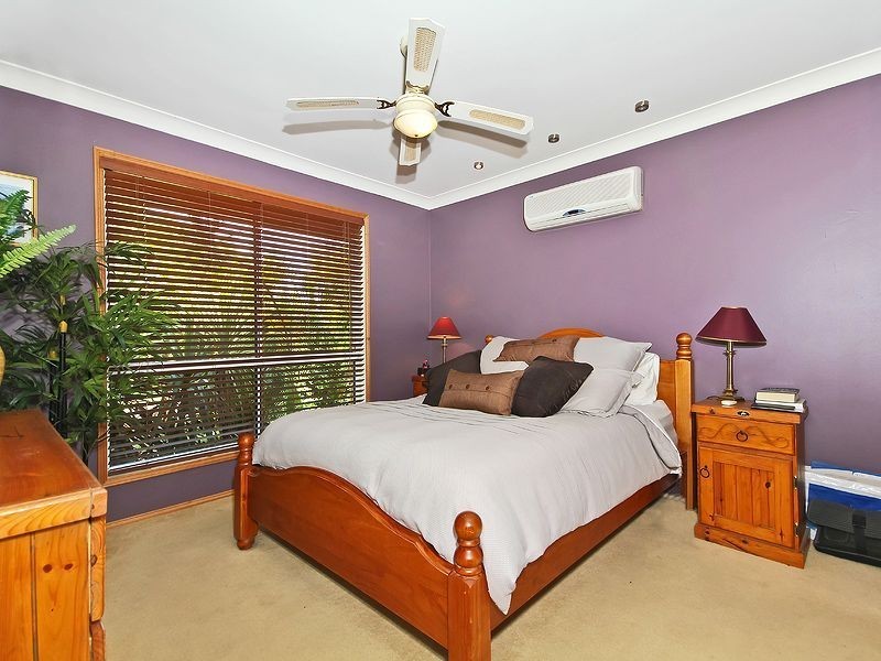 12 Hillview Drive, Hillcrest QLD 4118