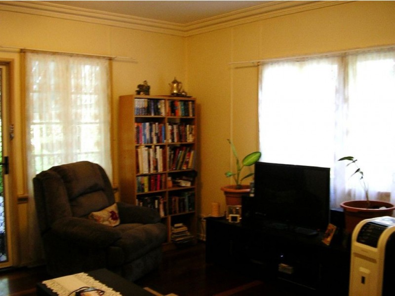 2 Milford Street, Ipswich QLD 4305