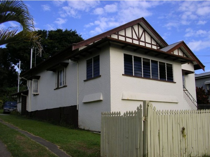 12 Thorn Street, Ipswich QLD 4305
