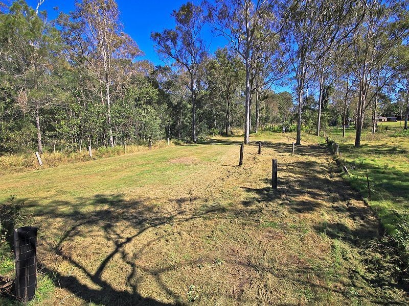58 Smith Road, Park Ridge South QLD 4125