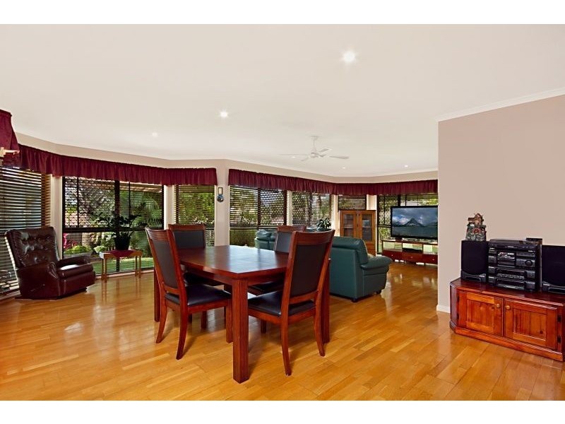 147 Emerald Drive, Regents Park QLD 4118