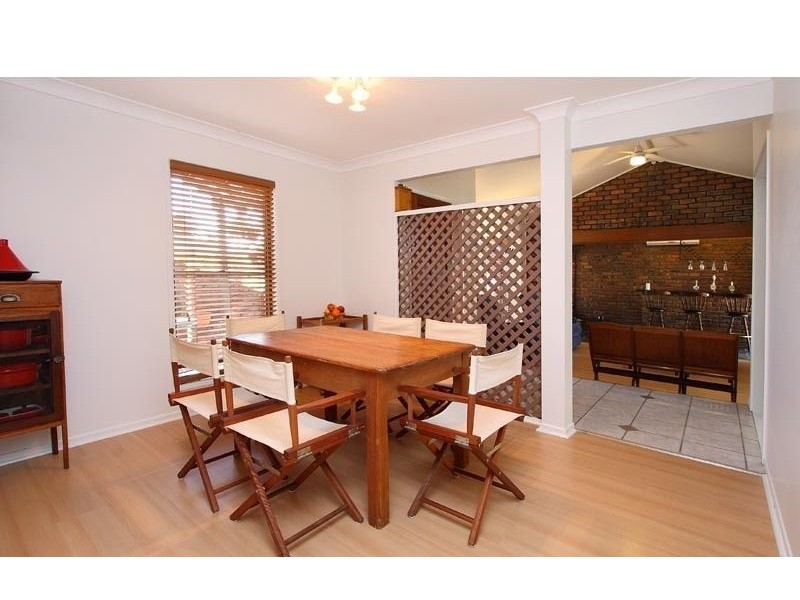 14 Peverell Street, Hillcrest QLD 4118