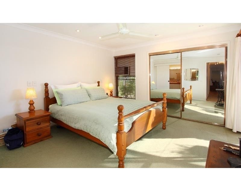 14 Peverell Street, Hillcrest QLD 4118