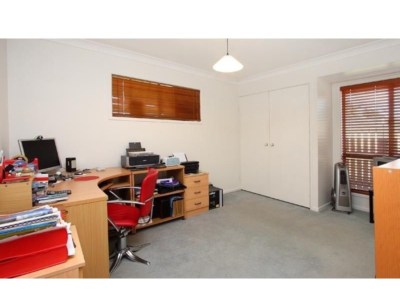 14 Peverell Street, Hillcrest QLD 4118