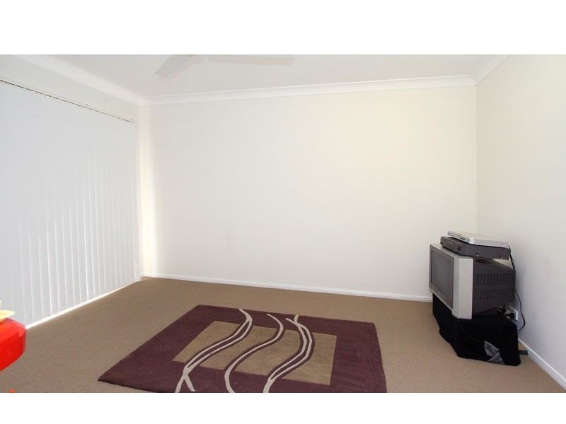 1 Solandra Circuit, Regents Park QLD 4118