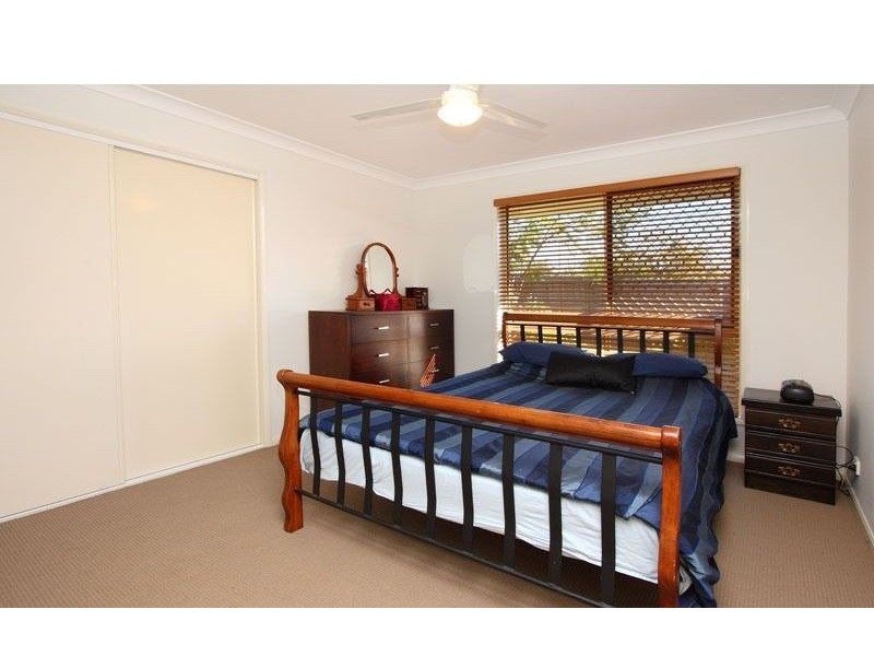 1 Solandra Circuit, Regents Park QLD 4118