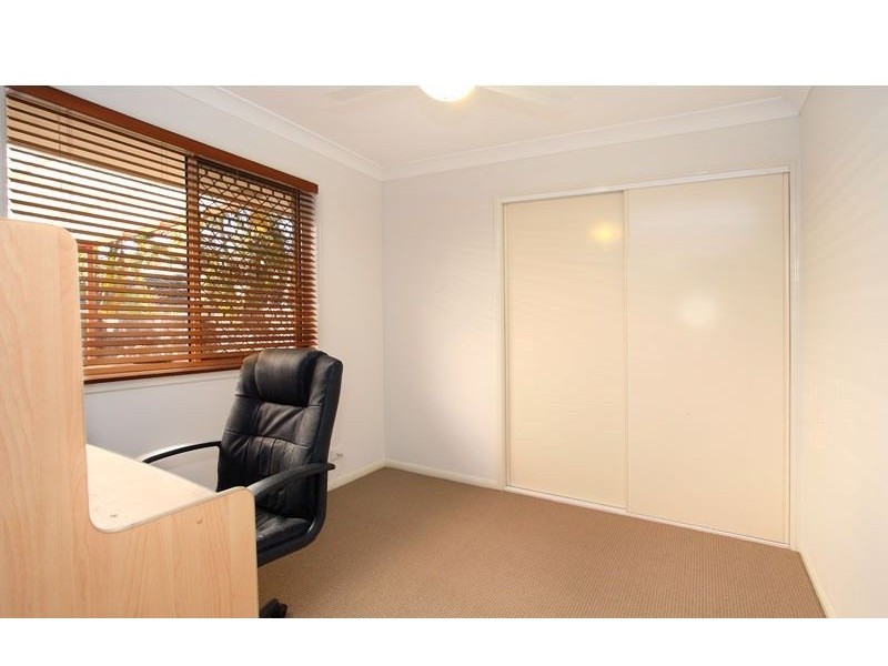 1 Solandra Circuit, Regents Park QLD 4118