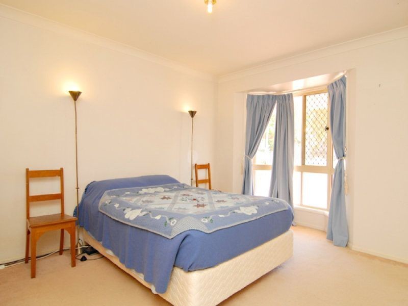 10 Beaufortia Court, Regents Park QLD 4118