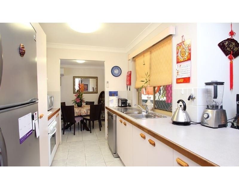 56 Redgum Drive, Regents Park QLD 4118