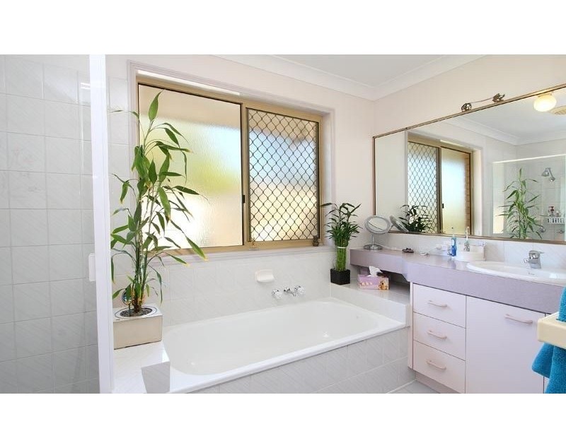 56 Redgum Drive, Regents Park QLD 4118