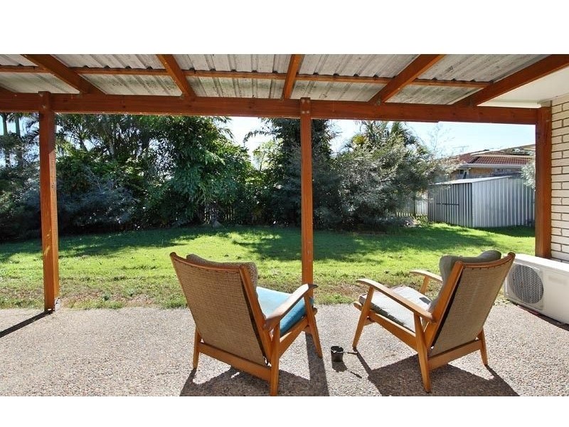 52 Bushland Drive, Regents Park QLD 4118