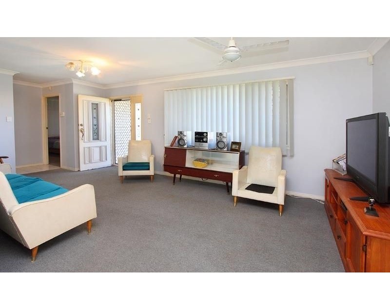 52 Bushland Drive, Regents Park QLD 4118