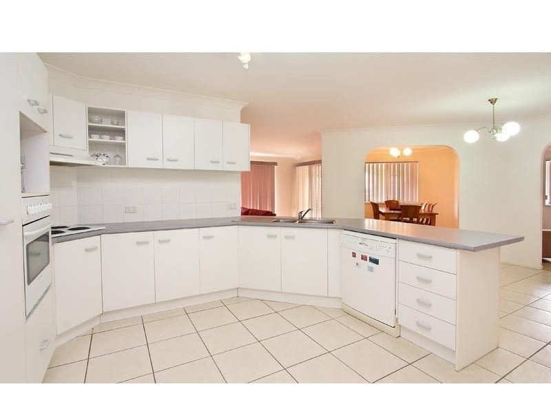 14 Learmonth Court, Hillcrest QLD 4118