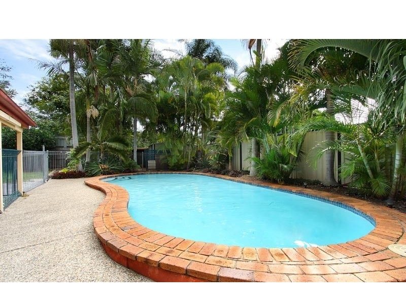 34 Whitcomb Street, Hillcrest QLD 4118