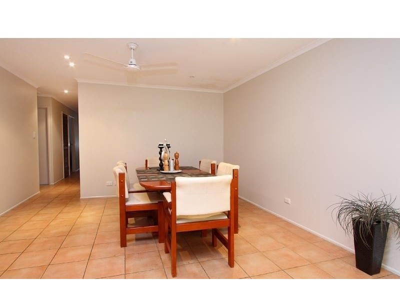 34 Whitcomb Street, Hillcrest QLD 4118
