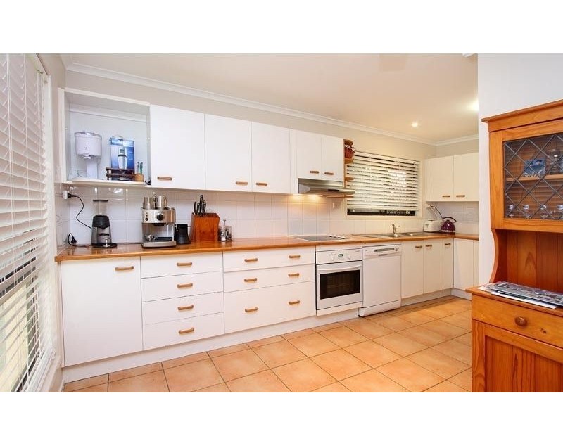 34 Whitcomb Street, Hillcrest QLD 4118