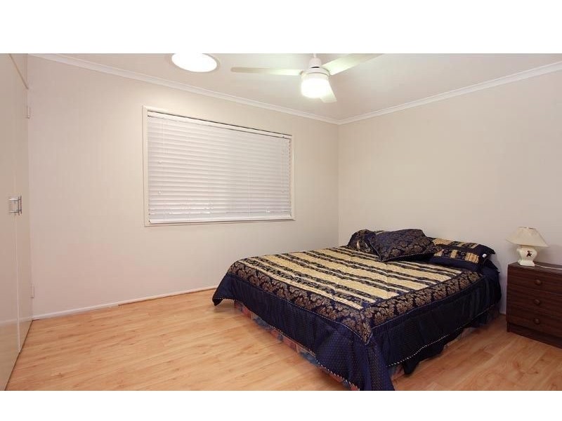 34 Whitcomb Street, Hillcrest QLD 4118