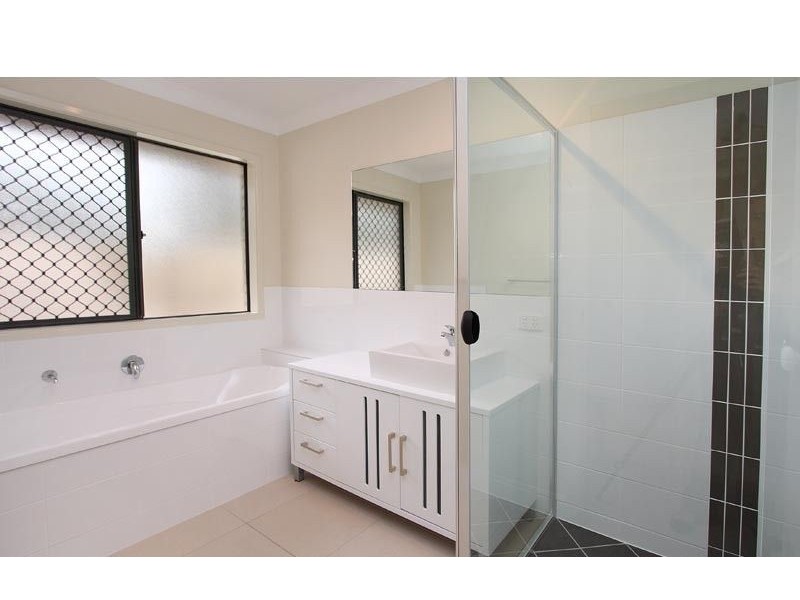 140 Middle Road, Boronia Heights QLD 4124