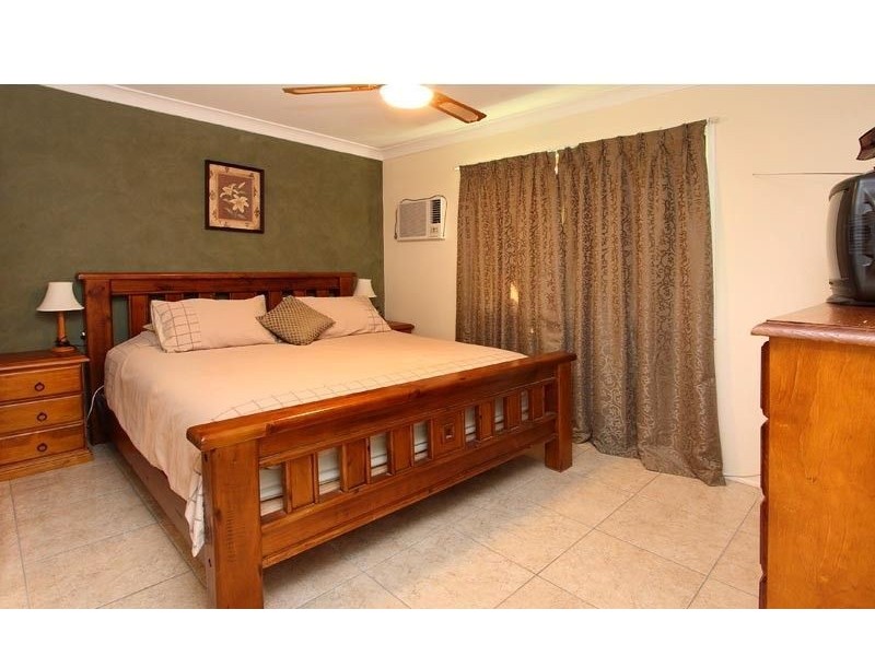 24 Grecian Street, Regents Park QLD 4118