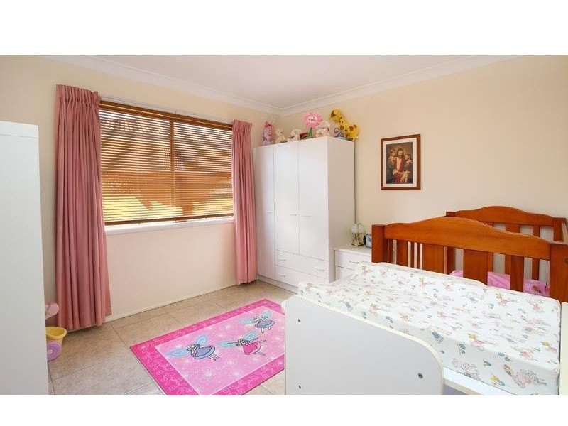 24 Grecian Street, Regents Park QLD 4118