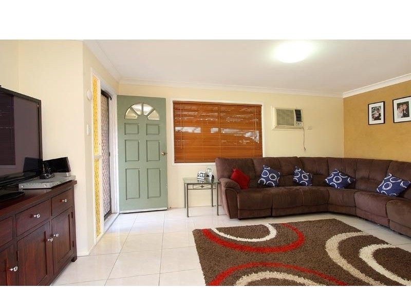 24 Grecian Street, Regents Park QLD 4118