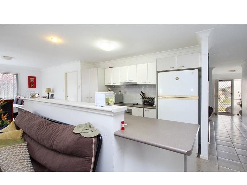 4 Paul Drive, Regents Park QLD 4118