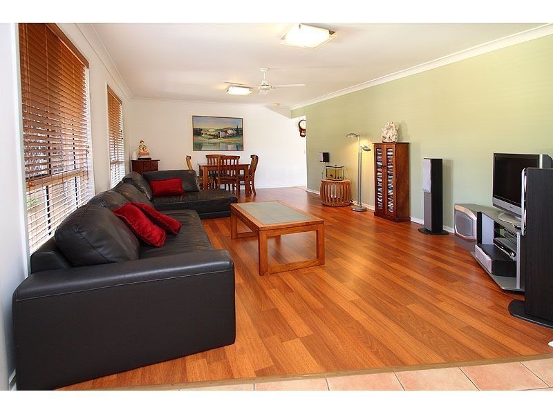 49 Haldham Crescent, Regents Park QLD 4118