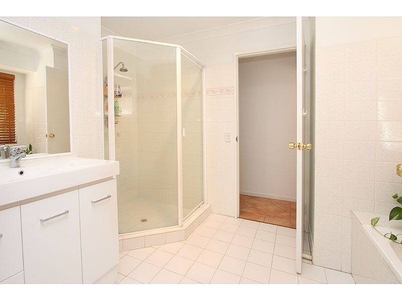 49 Haldham Crescent, Regents Park QLD 4118