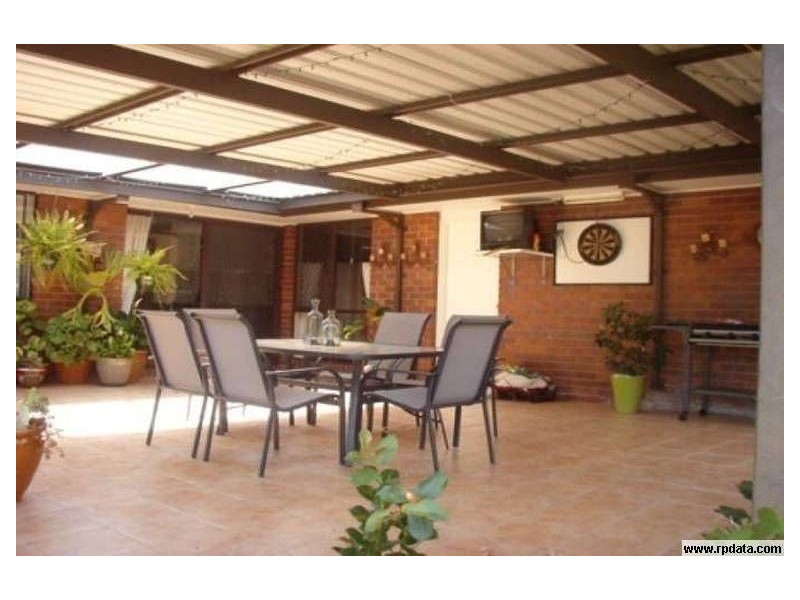 120 Emerald Drive, Regents Park QLD 4118