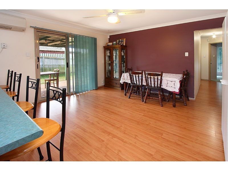 16 Barron Court, Hillcrest QLD 4118