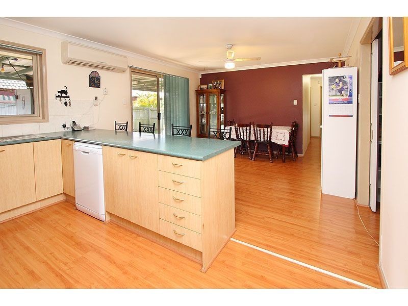 16 Barron Court, Hillcrest QLD 4118