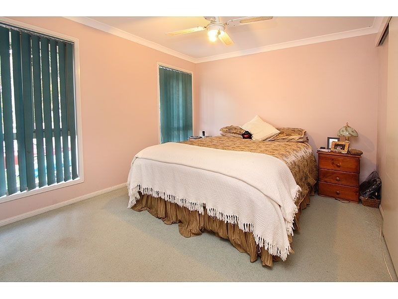 16 Barron Court, Hillcrest QLD 4118