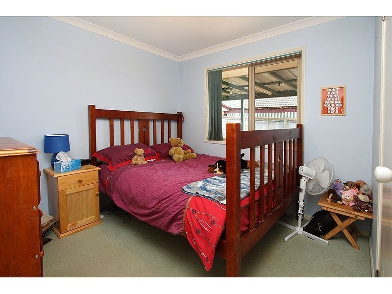 16 Barron Court, Hillcrest QLD 4118