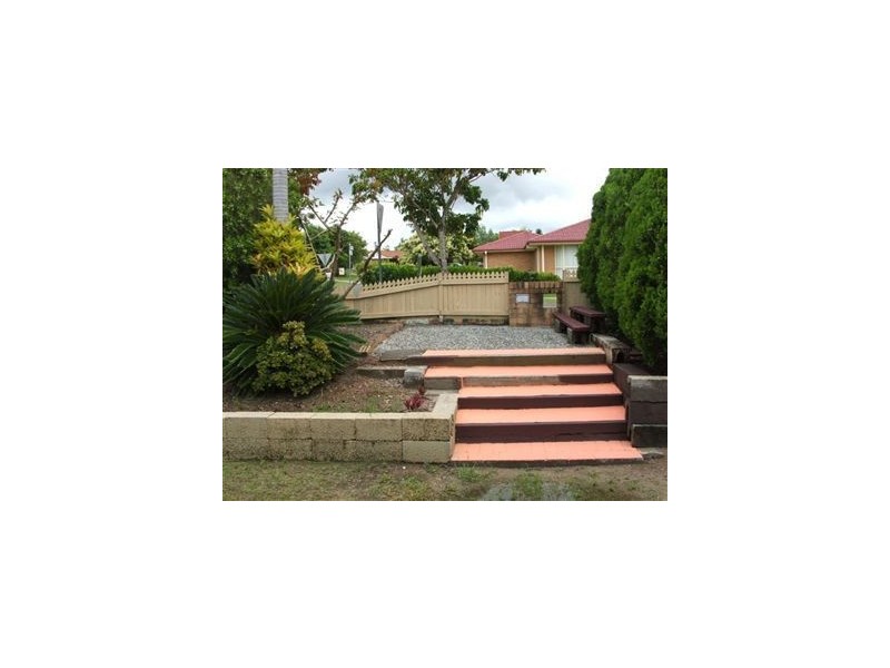 11 Thistle street, Regents Park QLD 4118