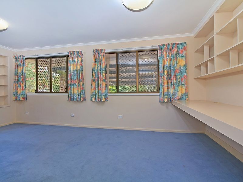 19 Seaton Street, Hillcrest QLD 4118