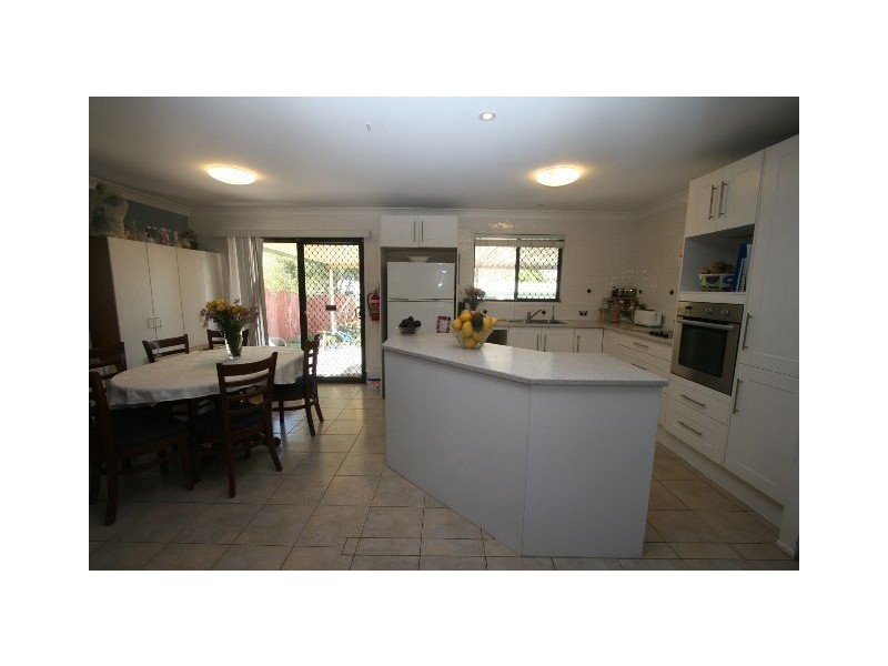 11 Bursaria Street, Crestmead QLD 4132