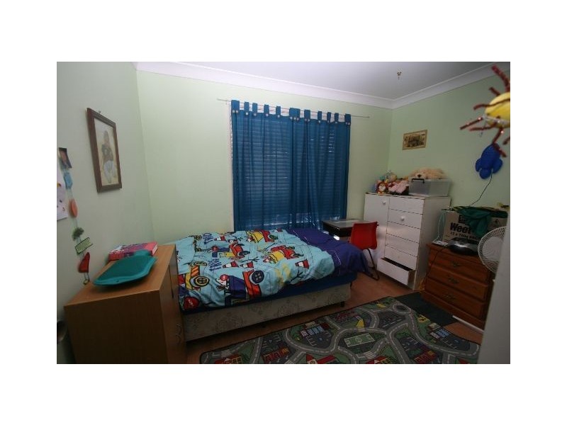 11 Bursaria Street, Crestmead QLD 4132