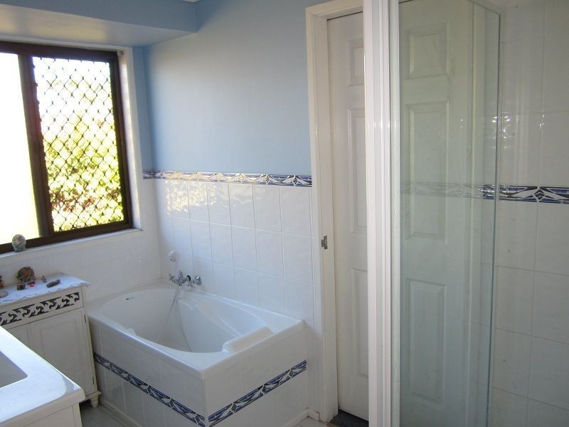 58 Owens Crescent, Regents Park QLD 4118