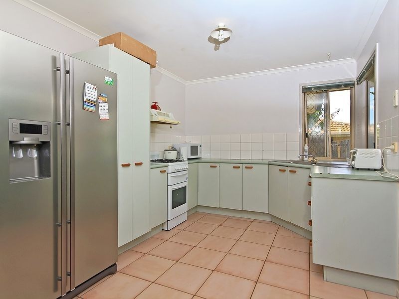 76 Bottlebrush Drive, Regents Park QLD 4118