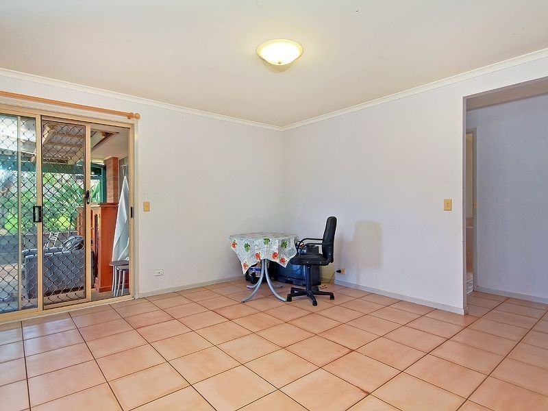 76 Bottlebrush Drive, Regents Park QLD 4118