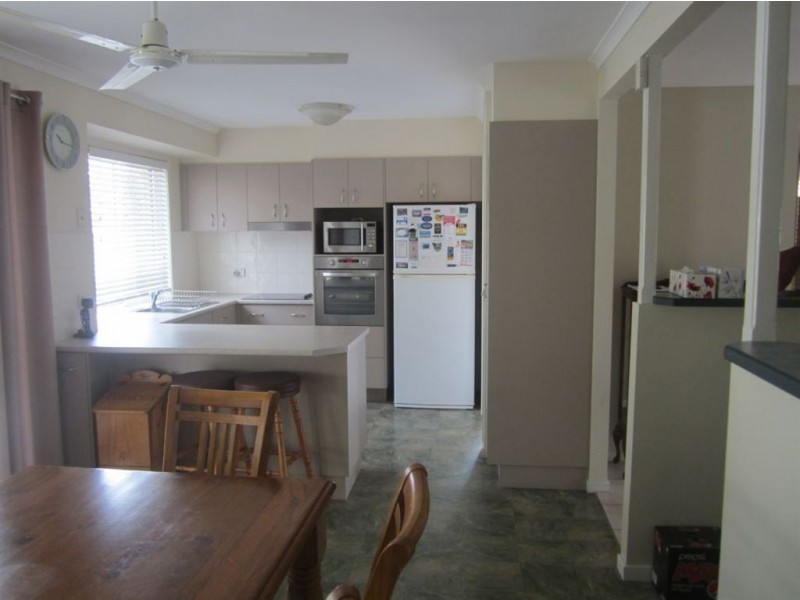 17 Ibrox Court, Regents Park QLD 4118