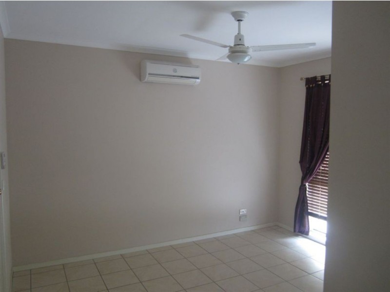 17 Ibrox Court, Regents Park QLD 4118