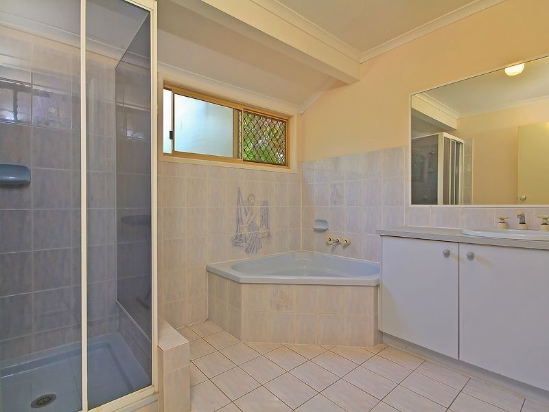 515 Middle Road, Greenbank QLD 4124