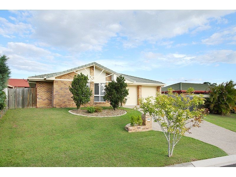 8 Pinnacle Close, Regents Park QLD 4118