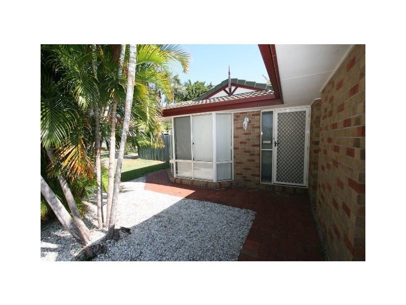 82 Solandra Circuit, Regents Park QLD 4118