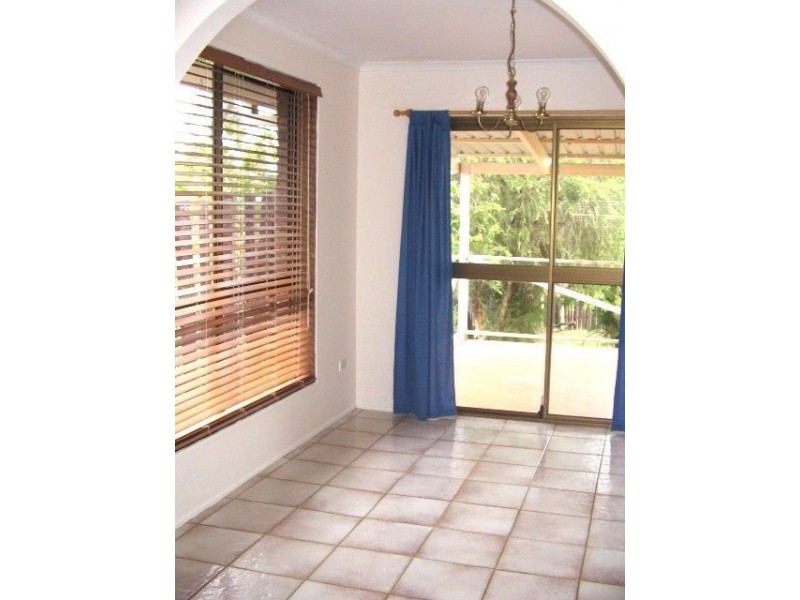 37 Dracon Street, Regents Park QLD 4118